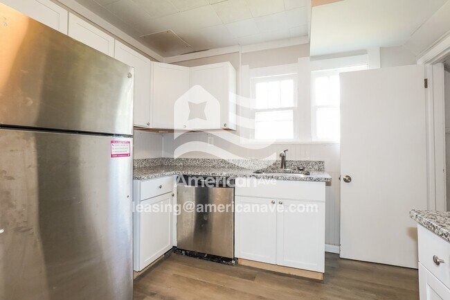 Building Photo - 1113 Elysian Ave