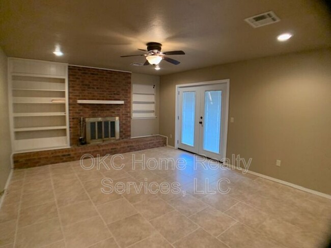 Foto del edificio - 5809 NW 62nd St