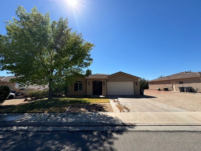 Building Photo - Single Family home in Washington Fields!
