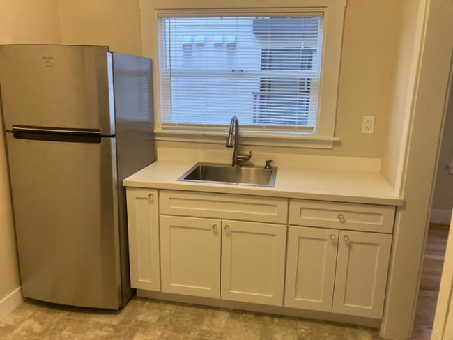 Photo - 437 Euclid Ave Apartment