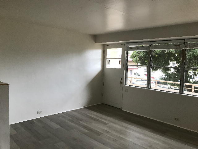 Foto del edificio - To register for the showing time below, no...