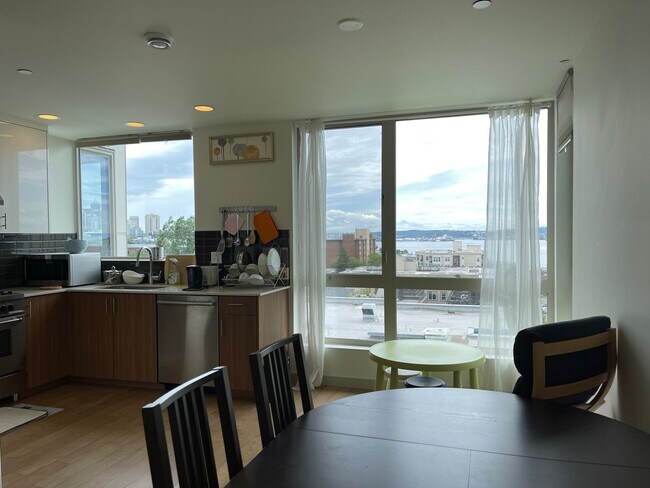 Foto del edificio - CLICK "REQUEST A TOUR" NOW!