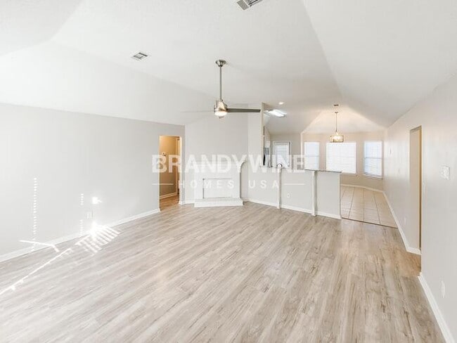 Building Photo - 4890 Phipps Dr