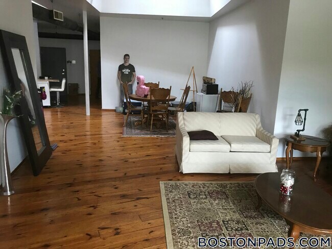 Foto del edificio - 600 Columbia Rd