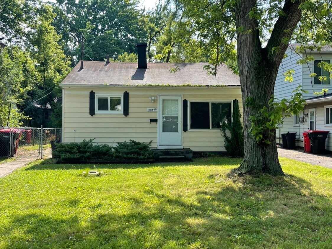 Foto principal - 2bd / 1 ba ranch with nice fenced backyard.