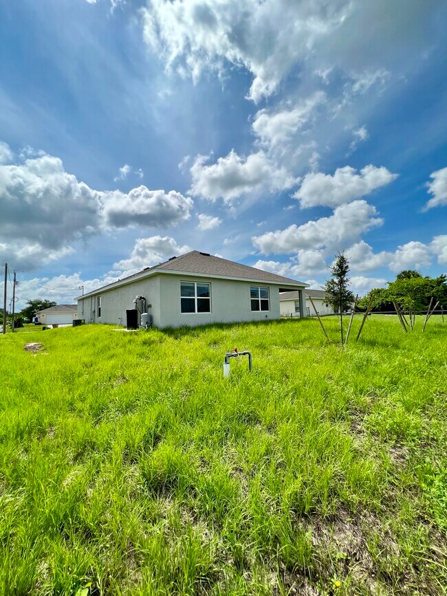 Foto del edificio - 2518 NE 6th Pl