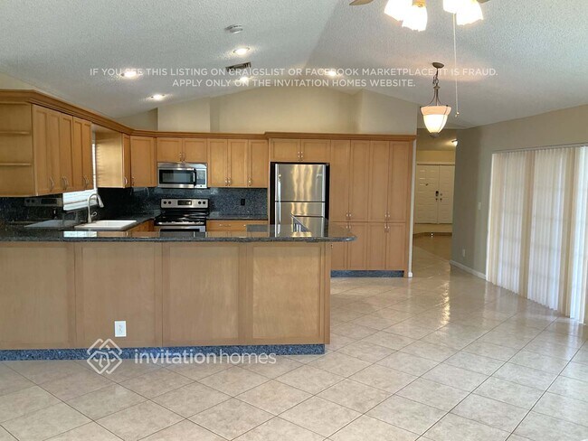 Building Photo - 8825 NW 57th Ct