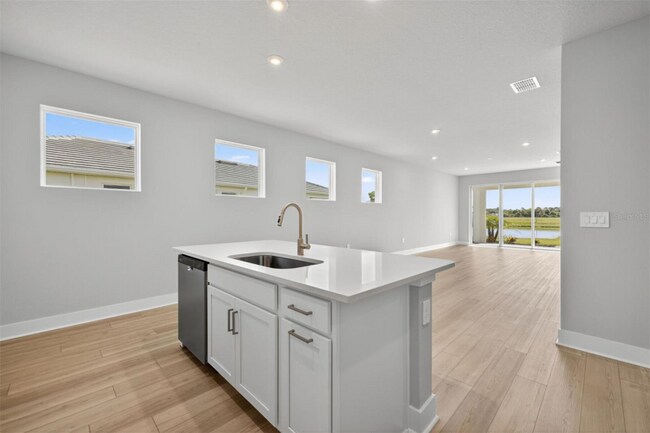 Foto del edificio - 17778 Solstice Ave