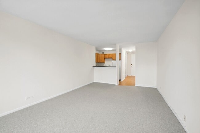 Building Photo - 2728 N Hampden Ct