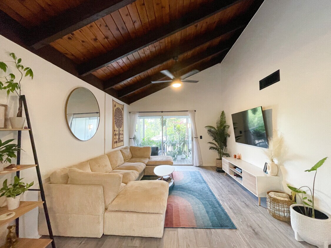 Primary Photo - 10415 Carrollbrook Cir
