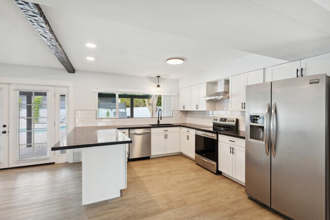 Building Photo - 1506 E Northshore Dr