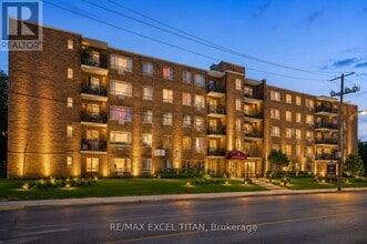 Building Photo - 2895 Bathurst St