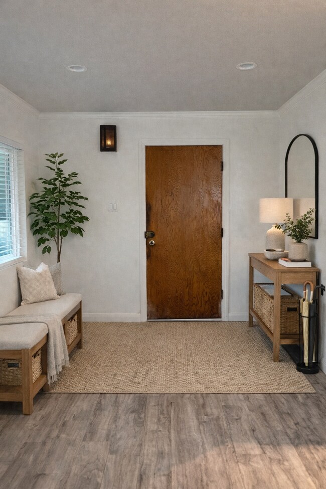 Building Photo - 3158 Juanita St