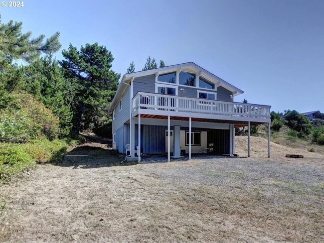 Building Photo - Ocean Park 2 Bedroom Home - Property is Av...
