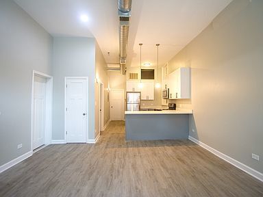 Building Photo - 2004 W 19th St