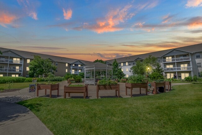 Building Photo - Rosewood Villas - Senior