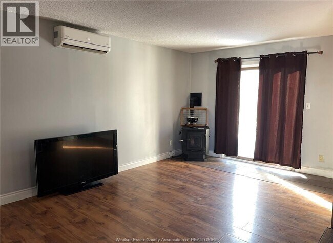 Photo du bâtiment - 8691 Darlington Crescent