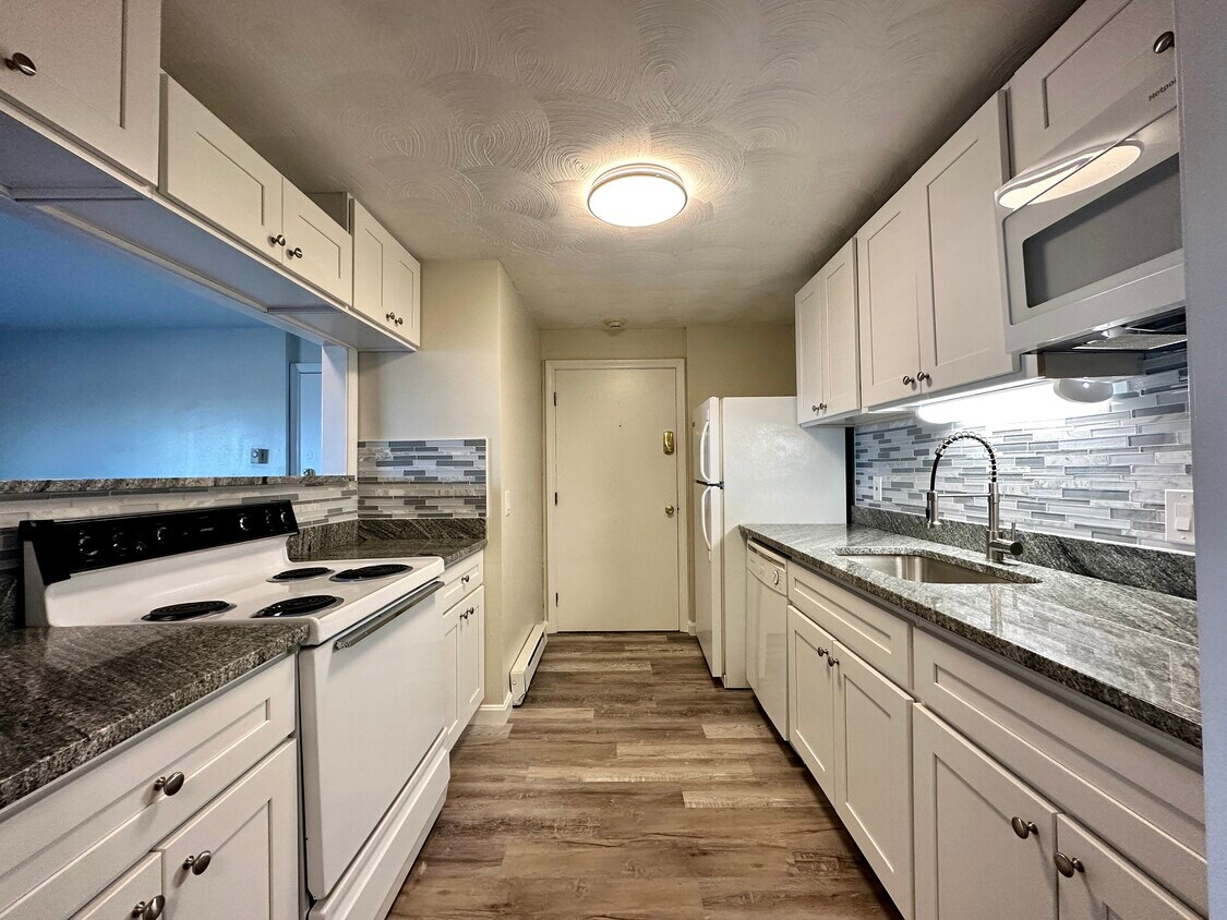 300 Smithfield Rd Unit 119, North Providence, RI 02904 Condo for