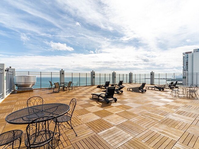 Foto del edificio - 6171 N Sheridan Rd