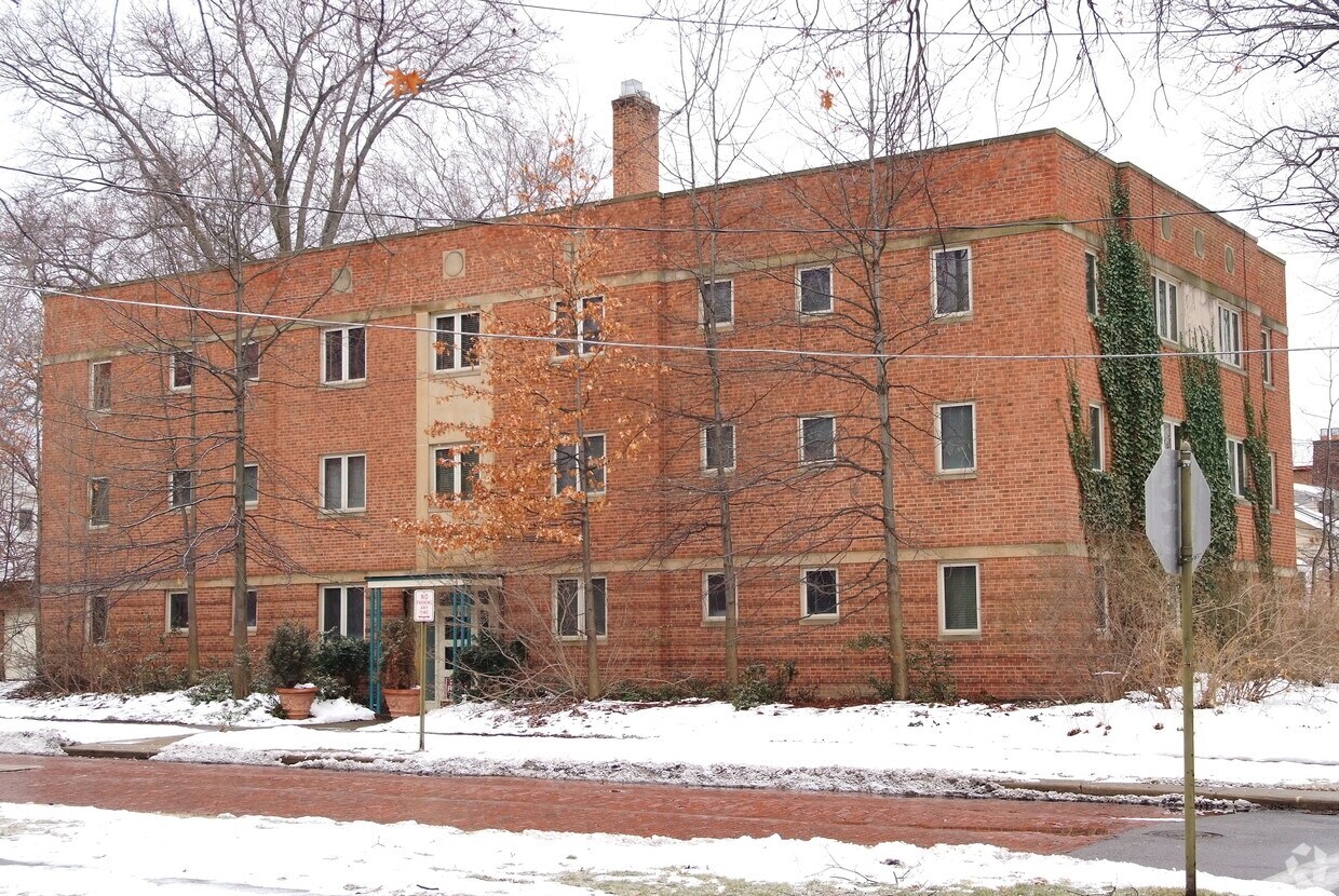 Foto principal - 1170 French Ave