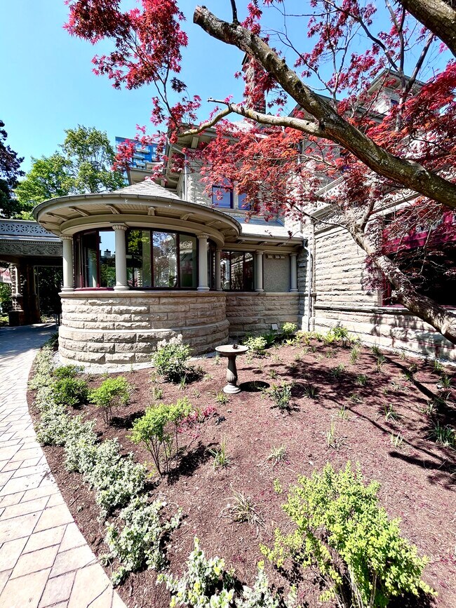 Photo du bâtiment - 2 Bedroom 2 Bath