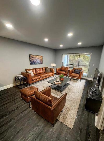 Building Photo - 1630 Embassy Dr