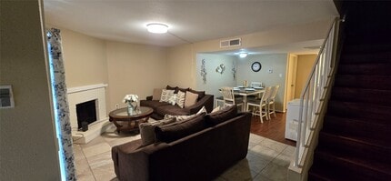 Building Photo - 7918 Prestwood Dr