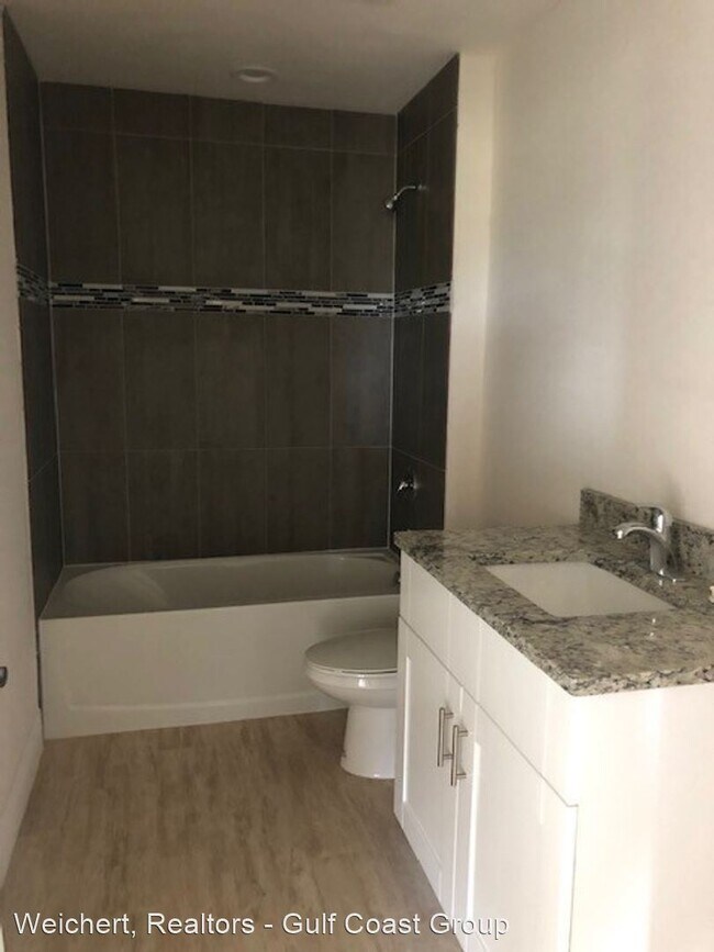 Building Photo - 4 br, 2 bath House - 9010 South Indio Circle
