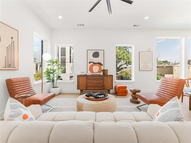 Building Photo - 2019 N Prairie Ave