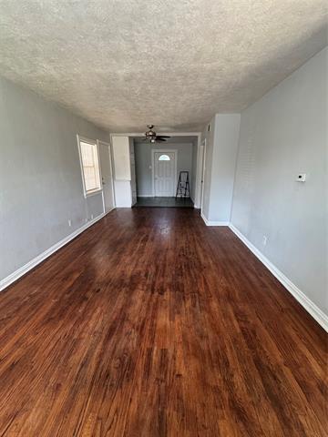 Building Photo - 2203 Tolosa Dr