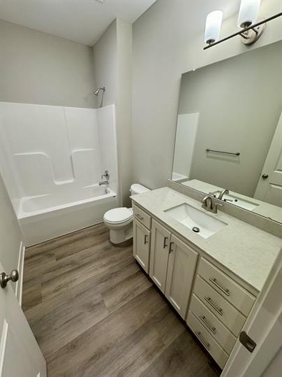 Foto del edificio - 8687 Golden Ln