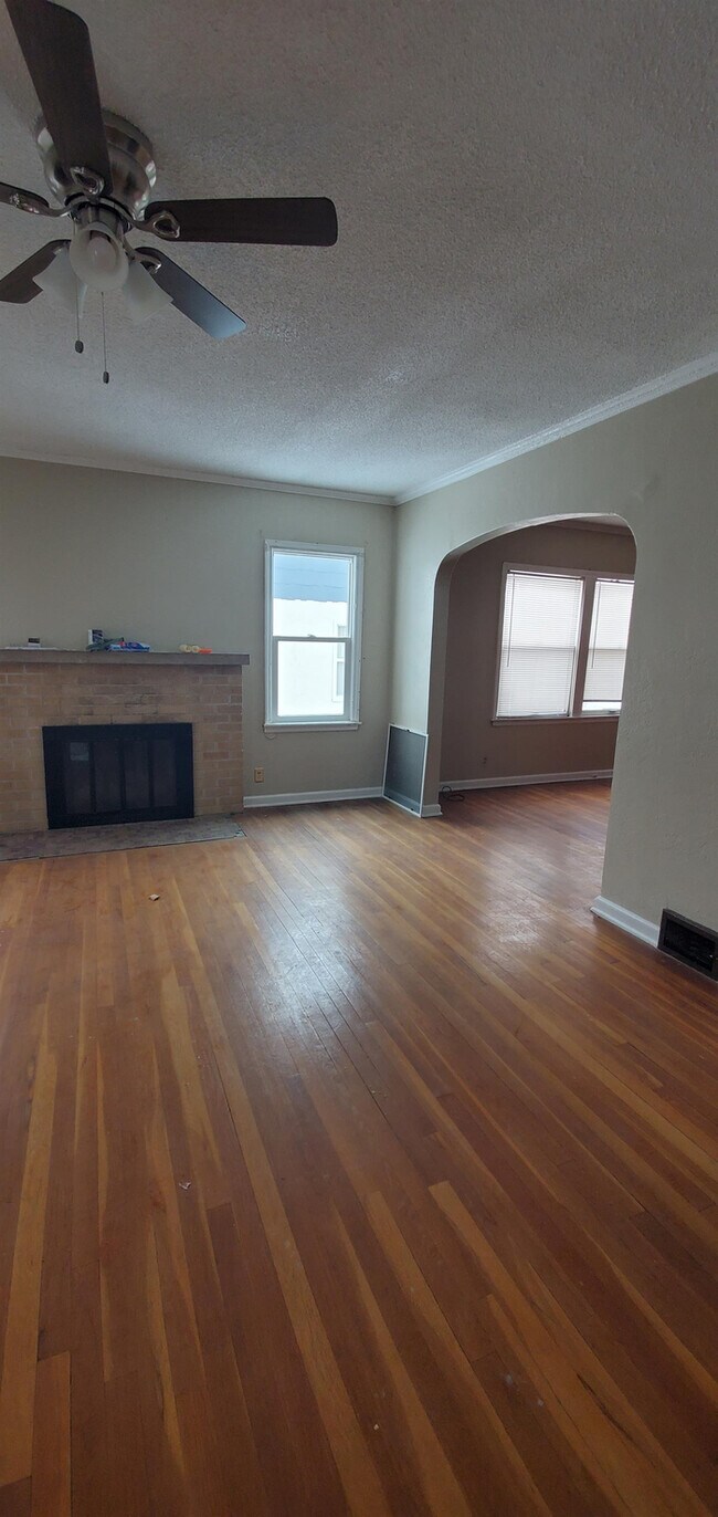Foto del edificio - 6233 Agnes Ave
