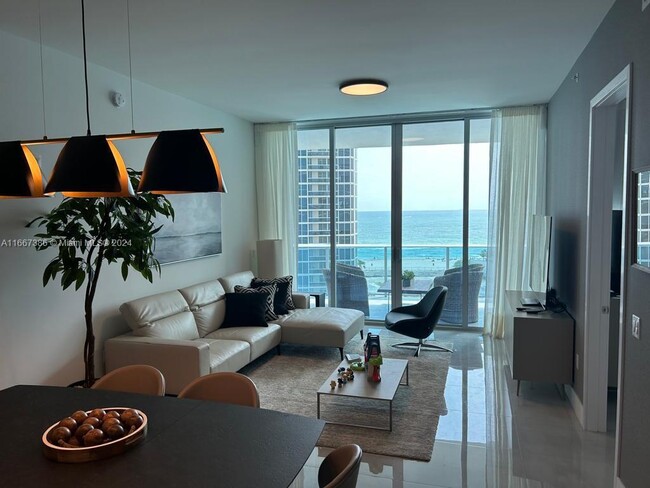 Foto del edificio - 17550 Collins Ave