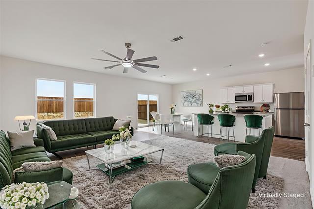 Foto del edificio - 14119 Donahue St