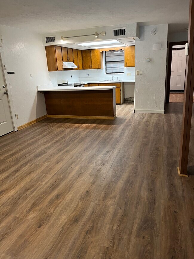 Building Photo - 1304 Rumba Ln