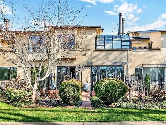 Photo - 574 Wimbledon Ct. Townhome