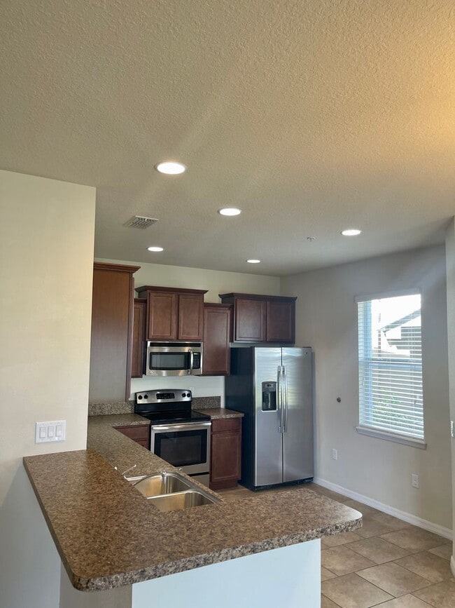 Foto del edificio - 3 Bedroom / 2.5 Bath / 2 Car Garage Townho...