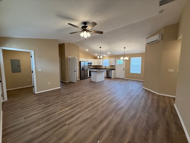 Foto del edificio - ***$2,095 until OCTOBER 15th***  BRAND NEW...