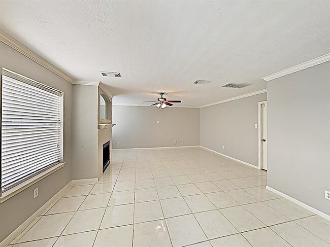 Building Photo - 9300 Tejas Ct