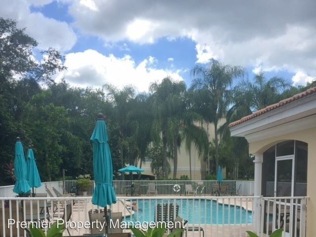 Foto del edificio - 4844 Hampshire Ct