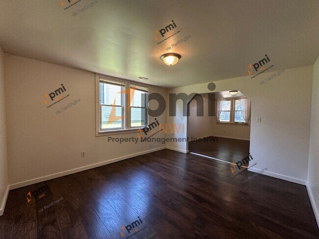 Foto del edificio - 4635 Towle Ave
