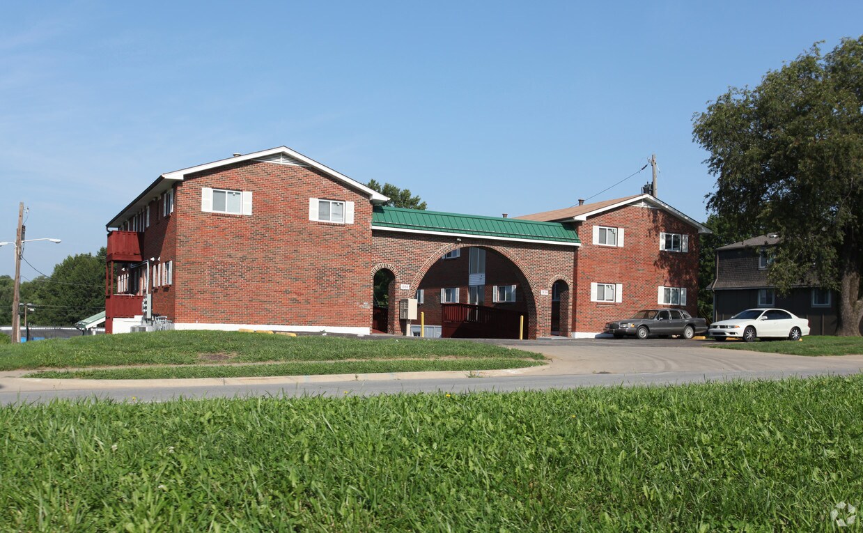 Primary Photo - 1330-1334 N 78th St