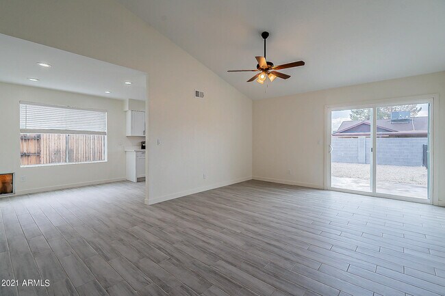 Foto del edificio - 7003 W Sierra St