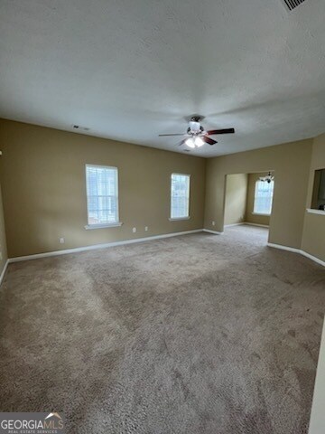 Foto del edificio - 74 Roxbury Ln