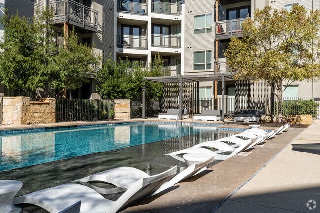 Pool 2 With Sun Chairs - Bridge at Midtown Commons