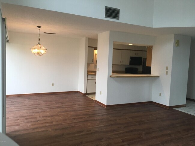 Building Photo - 112 Florida Shores Blvd