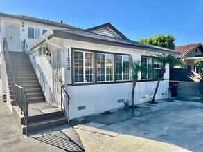 Building Photo - 11228-11230 Oxnard St