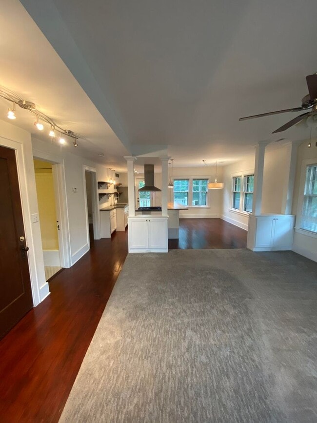 Building Photo - Charming 3-Bedroom, 1 1/2 Bath Upper Duple...