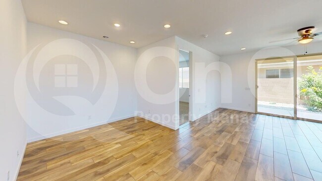 Foto del edificio - 17108 W Fallen Leaf Ln