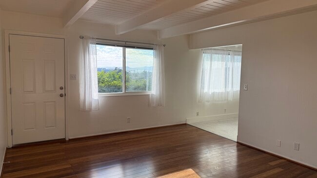 living/dining windows - 5424 Van Fleet Ave